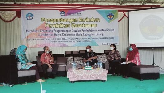 Identifikasi Pengembangan Kurikulum Kesetaraan dari PUSKURBUK