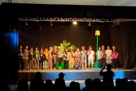 Perdana Pentas Teater Bambu PKBM Hati Mulya