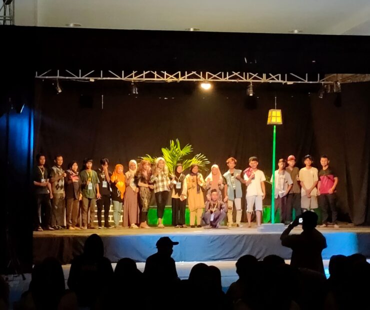 Perdana Pentas Teater Bambu PKBM Hati Mulya